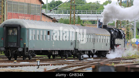 La locomotive à vapeur 'train' (Bergkoenigin 95 027 lt. Reine des Collines) peu de temps avant le départ de Halberstadt gare voyageant à Ruebeland, Blankenburg, Allemagne, 06 août 2016. Le voyage à vapeur prend l'une des plus belles routes de la région. Photo : Peter Gercke/dpa Banque D'Images