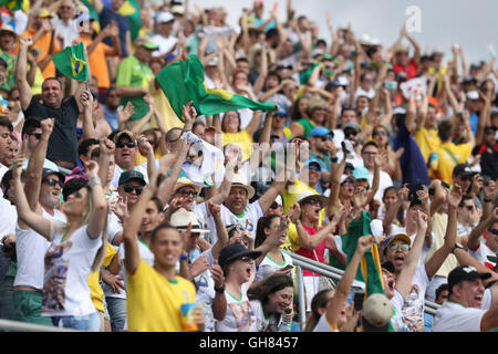 Rio de Janeiro, Brésil. 7e août 2016. spectateurs : Slalom en canoë en eau vive au stade lors des Jeux Olympiques de Rio 2016 à Rio de Janeiro, Brésil . © Koji Aoki/AFLO SPORT/Alamy Live News Banque D'Images