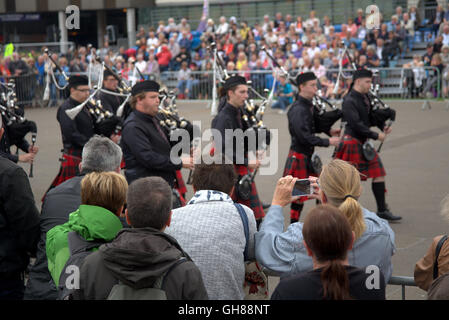 Glasgow, Écosse, Royaume-Uni 9 août 2016.Piping live ! Continué à Glasgow aujourd'hui comme un prélude à la Pipe Band Championships le week-end. dans George Square. Credit : Gérard Ferry/Alamy Live News Banque D'Images