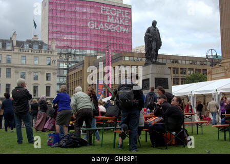 Glasgow, Écosse, Royaume-Uni 9 août 2016.Piping live ! Continué à Glasgow aujourd'hui comme un prélude à la Pipe Band Championships le week-end. dans George Square. Credit : Gérard Ferry/Alamy Live News Banque D'Images