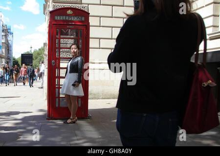 Londres, Royaume-Uni. 9 Août, 2016. Météo France : Sunseekers profiter du temps chaud Crédit : Dinendra Haria/Alamy Live News Banque D'Images