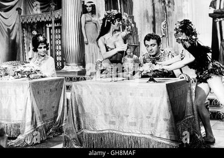 CLEOPATRA Cleopatra / USA 1963 / Joseph L. Mankiewicz Voir mit ELIZABETH TAYLOR (Cleopatra), RICHARD BURTON (Marc Anton) Régie : Joseph L. Mankiewicz aka. Cleopatra Banque D'Images