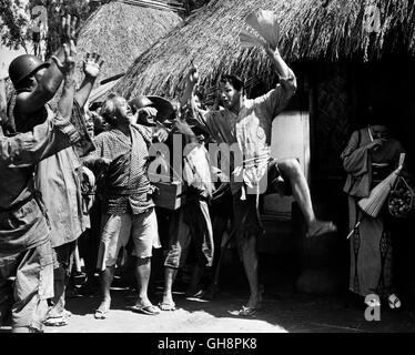 DAS KLEINE TEEHAUS / La maison de thé de la Lune Août USA 1956 / Daniel Mann Voir mit Marlon Brando (Sakini) Régie : Daniel Mann aka. La maison de thé de la lune d'août Banque D'Images