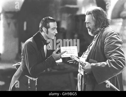 THE EAGLE / l'AIGLE USA 1925 / Clarence Brown Rudolph / RODOLFO VALENTINO (Lt. Vladimir Dubrovsky/The Black Eagle) und JAMES A. MARCUS (Kyrilla Troekouroff) Régie : Clarence Brown aka. L'aigle Banque D'Images