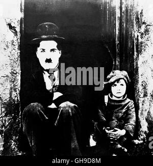 Le clochard (Charles Chaplin) et l'enfant (JACKIE COOGAN). Film, Fernsehen, Comedy, Stummfilm, film muet, 20er Regie : Charles Chaplin alias. Le Kid Banque D'Images