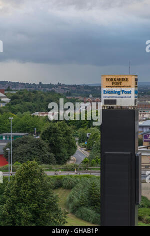 Un soir nuageux à la recherche sur l'ancien site Yorkshire Post à Leeds Banque D'Images