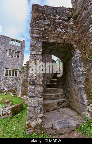 Berry Pomeroy château, un manoir Tudor dans les murs d'un ancien château, est près du village de Berry Pomeroy, dans le sud du Devon, Angleterre Banque D'Images