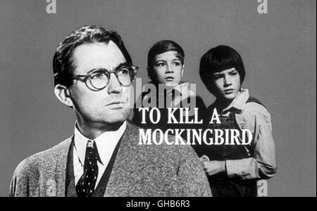 WER DIE NACHTIGALL STÖRT To Kill a Mockingbird USA 1962 Robert Mulligan Rechtsanwalt Finch (Gregory Peck), Jeremy Finch (PHILLIP ALFORD) und Jean Louise Finch (MARY BADHAM) Régie : Robert Mulligan aka. To Kill a Mockingbird Banque D'Images