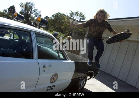 DOGTOWN BOYS Les Seigneurs de Dogtown USA 2005 Catherine Hardwicke Jay Adams (Emile Hirsch) auf der Flucht. Regie : Catherine Hardwicke aka. Les Seigneurs de Dogtown Banque D'Images