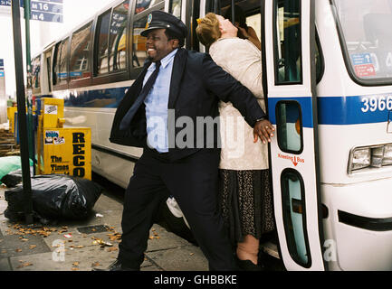 Le miel USA 2005 John Schultz Ralph Kramden (Cedric the Entertainer) avec autobus Regie : John Schultz Banque D'Images