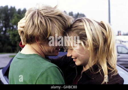 DAS GENRE L'enfant France/Belgique 2005 Jean-Pierre et Luc Dardenne Bruno (Jérémie Renier) et Sonia (Deborah François) Régie : Jean-Pierre et Luc Dardenne aka. L'enfant Banque D'Images