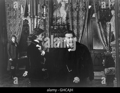 LUDWIG Frankreich/Italien/BRd 1972 Luchino Visconti HELMUT BERGER (à droite) s'effilochant et dissipé le Roi Ludwig II. Regie : Luchino Visconti Banque D'Images