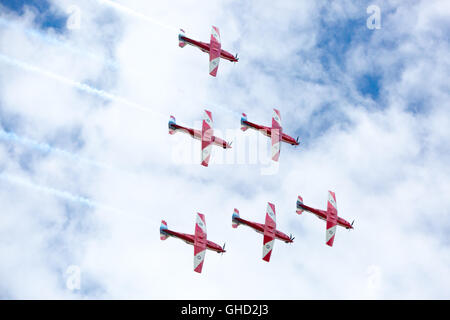 Melbourne, Australie - le 26 janvier - Le célèbre Red Arrows fly pour célébrer la Journée de l'Australie à Melbourne, Victoria, Australie Banque D'Images