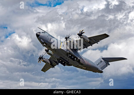 A400M d'Airbus Military, EC-406, F-WWMZ, au Royal International Air Tattoo 2016, RAF Fairford, Gloucestershire, Royaume-Uni. Banque D'Images