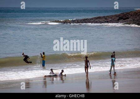 Freetown, Sierra Leone - 8 juin 2013 : les plages de la ville d'Aberdeen Banque D'Images