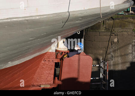 Tall Ship Kaskelot en cale sèche pour des réparations et entretien Banque D'Images