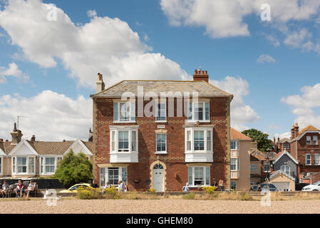 Ocean House guest house sur chemin escarpé Suffolk Aldeburgh UK Banque D'Images