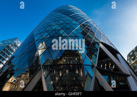 Le Gherkin office building, City of London, Londres, Royaume-Uni Banque D'Images