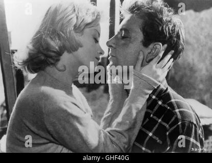 Regarder en arrière dans la COLÈRE Blick zurück im Zorn UK 1958 Tony Richardson scène d'amour avec MARY URE (Alison Porter) et RICHARD BURTON (Jimmy Porter) Régie : Tony Richardson Banque D'Images