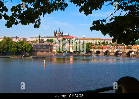 Hradcany de Prague, la Vltava et le Pont Charles. République tchèque Banque D'Images