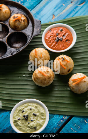 La nourriture populaire du sud de l'Inde ou Appe Appam ou rava Appe Banque D'Images