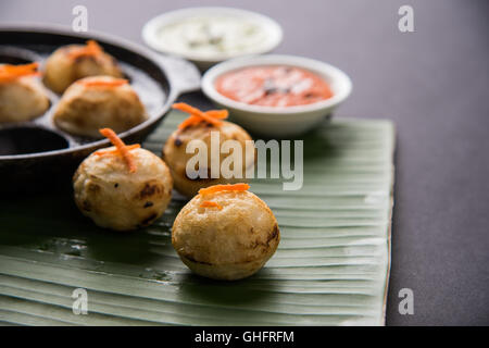 La nourriture populaire du sud de l'Inde ou Appe Appam ou rava Appe Banque D'Images