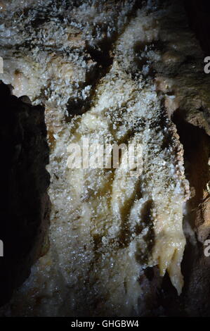 Formations de cristal dans une grotte Banque D'Images