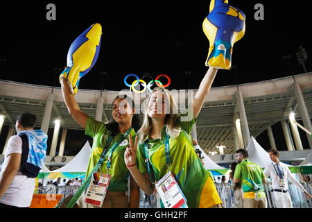 Rio de Janeiro, Brésil. 5 Août, 2016. Rio : des bénévoles des Jeux Olympiques de 2016 à Rio de Janeiro, Brésil . © Sho Tamura/AFLO SPORT/Alamy Live News Banque D'Images