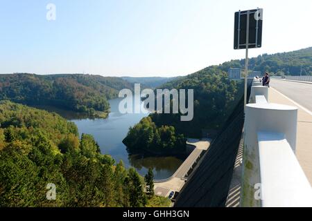 Hasselfelde, Allemagne. 13 Sep, 2016. Barrage de l'eau en été Rappbode, en Allemagne, près de ville de Hasselfelde, 13. Septembre 2016. Photo : Frank May | utilisée dans le monde entier/dpa/Alamy Live News Banque D'Images