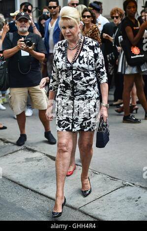 New York, NY, USA. 13 Sep, 2016. Ivana Trump, à la New York Fashion Week dehors et environ pour la célébrité Candids - TUE, New York, NY Le 13 septembre 2016. Crédit : Steven Ferdman/Everett Collection/Alamy Live News Banque D'Images