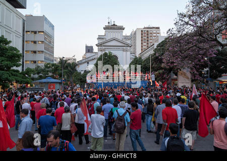 Campinas, São Paulo, Brésil. 28 Sep, 2016. L'ancien Président du Brésil, Luiz Inacio Lula da Silva s'exprime à l'événement d'une campagne électorale ou le Parti des travailleurs (PT). Lula a été récemment accusé de corruption par les procureurs à l'opération lavage de voitures. Credit : Gábor Basch/Alamy Live News Banque D'Images