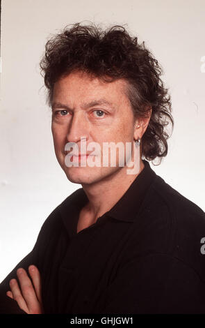 Dans un Szenenclub - die Kölner Lokalmatadore Purple Schulz geben hier geht gerade ein Konzert - eine Bombe hoch. Der Besitzer des laden, ein guter Freund von Jupp, für Taube zählt zu den Hauptverdächtigen... Bild : absolus mettent en évidence : Der Auftritt der Bande 'BAP'. WOLFGANG NIEDECKEN 'BAP'-Leader Regie : Holger Barthel aka. Spiel mit dem Feuer Banque D'Images