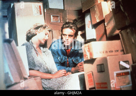 Bild : PATSY KENSIT (Dr Anna Nolmar), MICHAEL BIEHN (Eddy Kay) Régie : Avi Nesher aka. À RETARDEMENT Banque D'Images