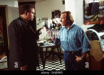 Folge : Herzschmerz Das Publikum liebte den Schlagerstar Christian Berger. Aber sein Comeback gerät ins Stocken, als er dans un verwickelt Mordfall wird. Voir mit RAINER HUNOLD (Dr Franck) und CLAUS THEO GÄRTNER (-Josef Matula) aka. Herzschmerz Banque D'Images