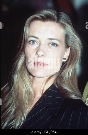 Dans un psychopathischer SerienMörder ein Parkhaus treibt sein Unwesen. Kriminalkommissar Paul Hennings und die BKA-Psychologin Ingrid Berger (BARBARA RUDNIK) versuchen mit allen Mitteln, den Killer, es auf der junge Frauen abgesehen blonde hat, dingfest zu machen... Régie : Michael Keusch Banque D'Images