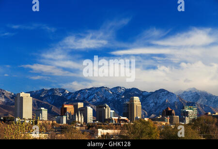 C'est une fin d'après-midi vue de la Salt Lake City, Utah, USA skyline à la fin de novembre. Banque D'Images