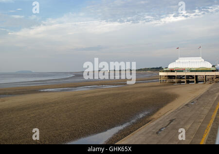 Burnhak-sur-Mer et de la plage de la jetée Banque D'Images