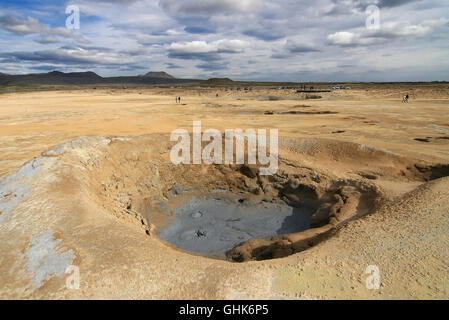 De Piscine de boue bouillonnante, Hverir Namafjall, Islande. Banque D'Images