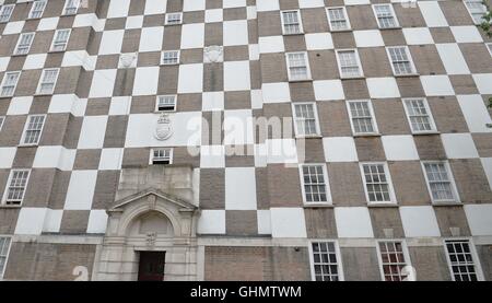 Une vue générale de la partie de la Grosvenor Estate conçu par l'architecte Sir Edwin Lutyens, Page Street à Pimlico, dans le centre de Londres. Banque D'Images