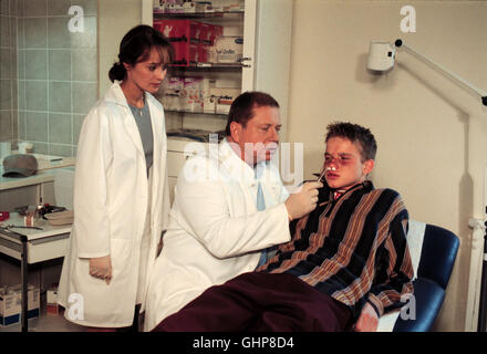 DR.SOMMERFELD - NEUES VOM BÜLOWBOGEN Geroll Kai (TOBIAS SCHENKE), Der Freund von einer Freundin langjährigen Dr.Sommerfeld (RAINER HUNOLD) Régie : Kai Borsche aka. Kein Platz für zwei 120 Banque D'Images