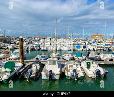 Bateaux dans le port de l'Herbaudière sur l'île de Noirmoutier, France Banque D'Images