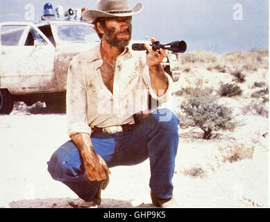 Mcquade Der Wolf Mcquade Der Wolf Schreibt Seine Eigenen Gesetze Gnadenlos Hetzt Er Den Verbrecher Rawley Wilkes Der Einen Militartransport Mcquades Uberfallt Kurz Und Darauf Tochter Sally Entfuhrt Bild Mcquade Chuck Norris Regie