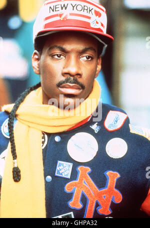 Der prinz aus zamunda - Prinz Akeem (Eddie Murphy) hat alles, Das Herz begehrt était - Frau fürs Leben und appartements. Mit seinem Vetter Semmi geht er als bettelarmer angeblich auf Brautschau étudiant à New York. Dans un Schnellimbiß wird er tatsächlich fündig ... Regie : John Landis aka. En provenance du nord Banque D'Images