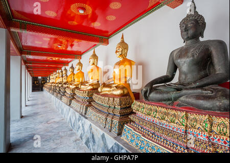 Statues de Bouddha assis Banque D'Images