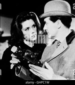 Mit Schirm, Charme und Melone (The Avengers) Diana Rigg, Patrick McNee alias. Les Avengers Banque D'Images