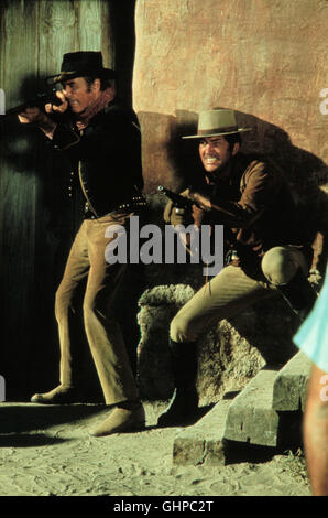 Bandolero USA 1967 - Andrew C. McLaglen Texas 1867. Ein im amerikanischen' aus der Bahn geworfenes Brüderpaar nach einem Banküberfall bringt eine Frau en seine Gewalt. Bild : Dee Bishop (Dean Martin, l.), Mace Bishop (JAMES STEWART). Regie : Andrew C. McLaglen aka. Bandolero Banque D'Images
