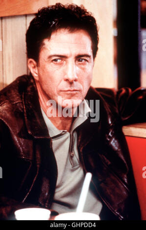 Ein ganz normaler tenue - Der kleine Ganove Bernie LaPlante (Dustin Hoffman) en zone 54 Menschen das Leben. Der Hochstapler John Bubber gibt sich für den gesuchten Helden aus. Regie : Stephen Frears aka. Héros accidentel Banque D'Images