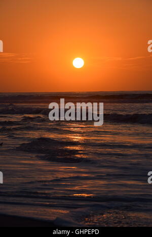 Coucher du soleil en Gambie, Leybato Beach Banque D'Images