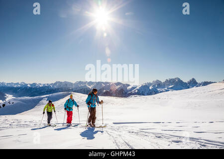 Vor der Kulisse Sextner Dolomiten der, Tourengeher dans grandioser Landschaft. Banque D'Images