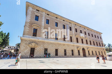 El Museo de Málaga, El Palacio de la Aduana, Malaga. Le Musée de Malaga, le Palais des Douanes, Malaga, Costa del Sol, Espagne. Banque D'Images
